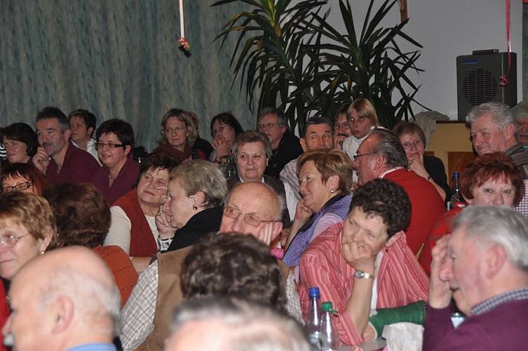 Besucher beim Hainbronner Dorffasching