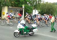 Radler bei der BR-Radltour 2006 in Hainbronn