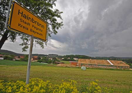 Richtfest f�r Stall- und Lagerhalle am Ortsrand von Hainbronn