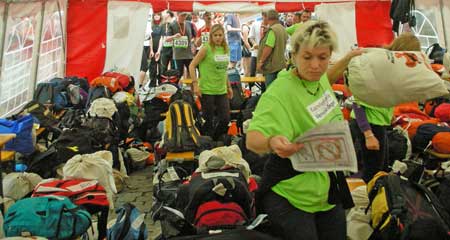 Rucks�cke, Kleiderbeutel, Taschen - wer hat welche Ausr�stung?