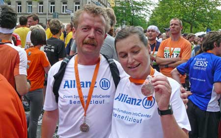 Geschafft: Die Finischer-Medaille ist noch frisch verpackt - aber verdient um den Hals