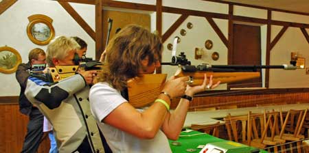 Beim Dorffschie�en am Schie�stand